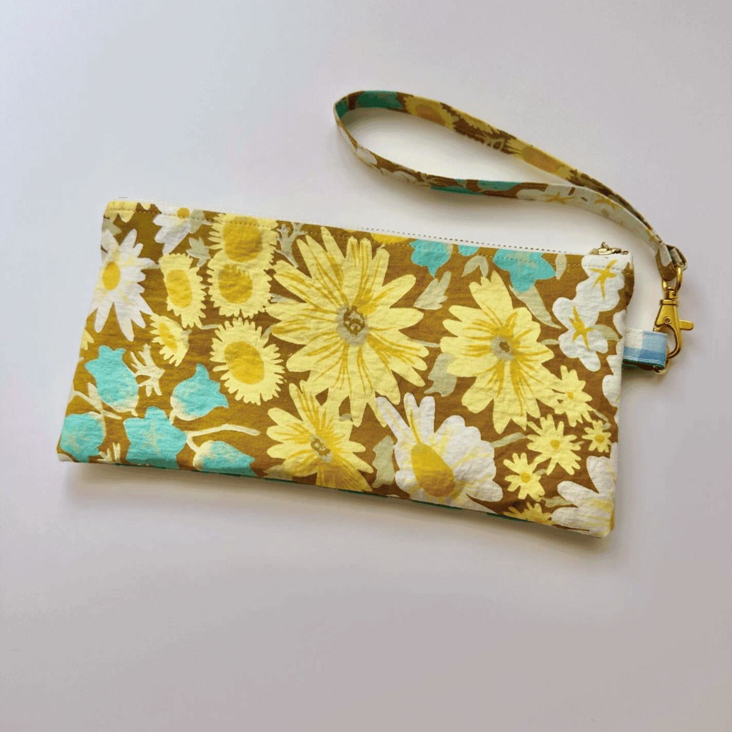 Sunday Garden Wristlet