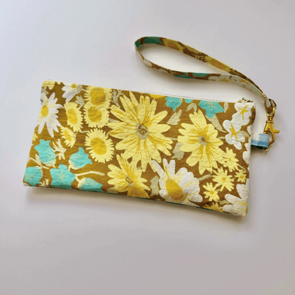 Sunday Garden Wristlet